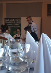 Kelner – Reklama Szkolenia Kelner I stopnia